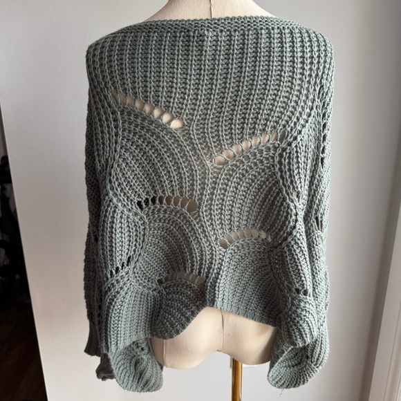 Moon & Madison Open Knit Poncho Top XS Sage Green Chunky Boho Cropped Sweater - Picture 5 of 9